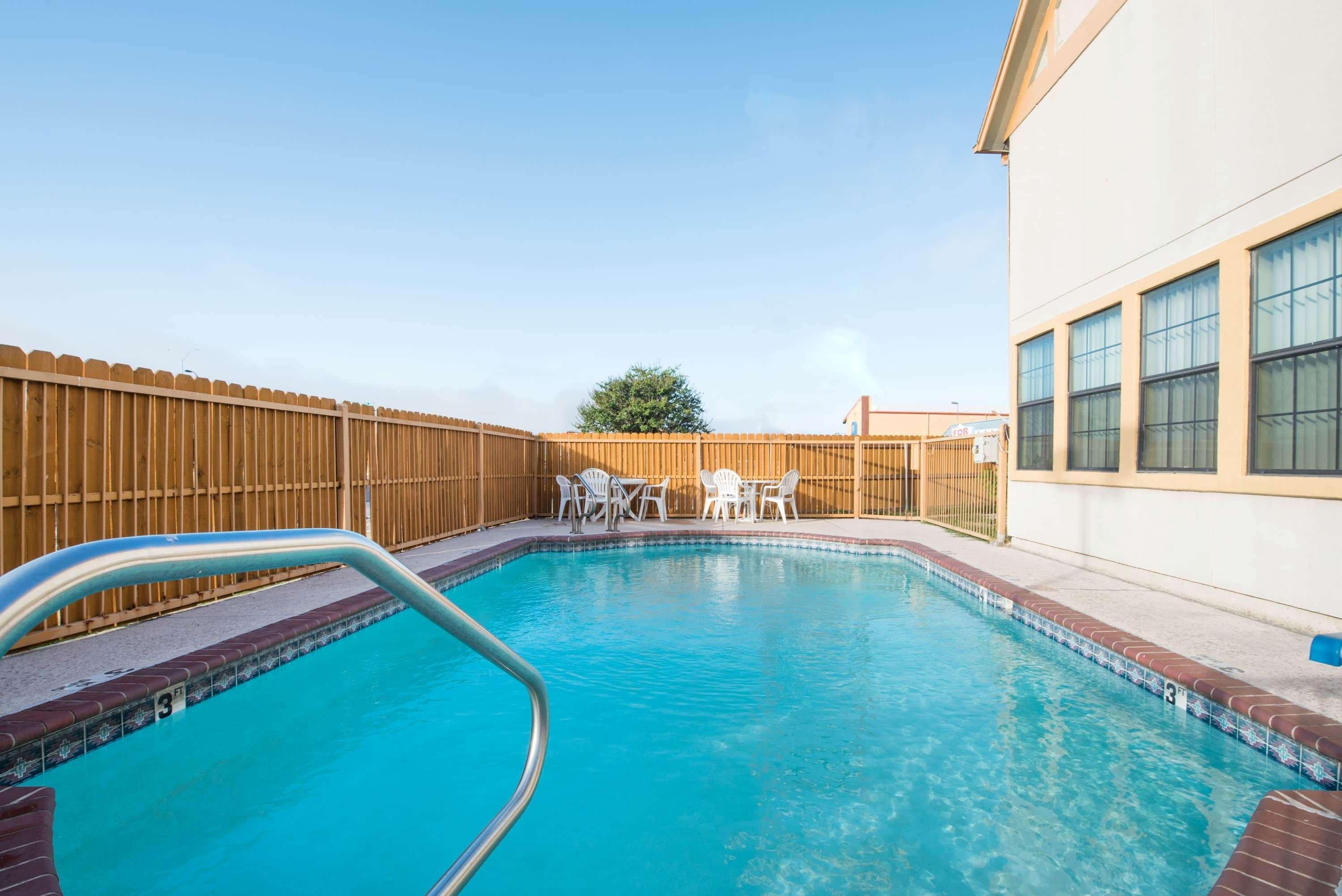 Howard Johnson By Wyndham San Marcos Kültér fotó