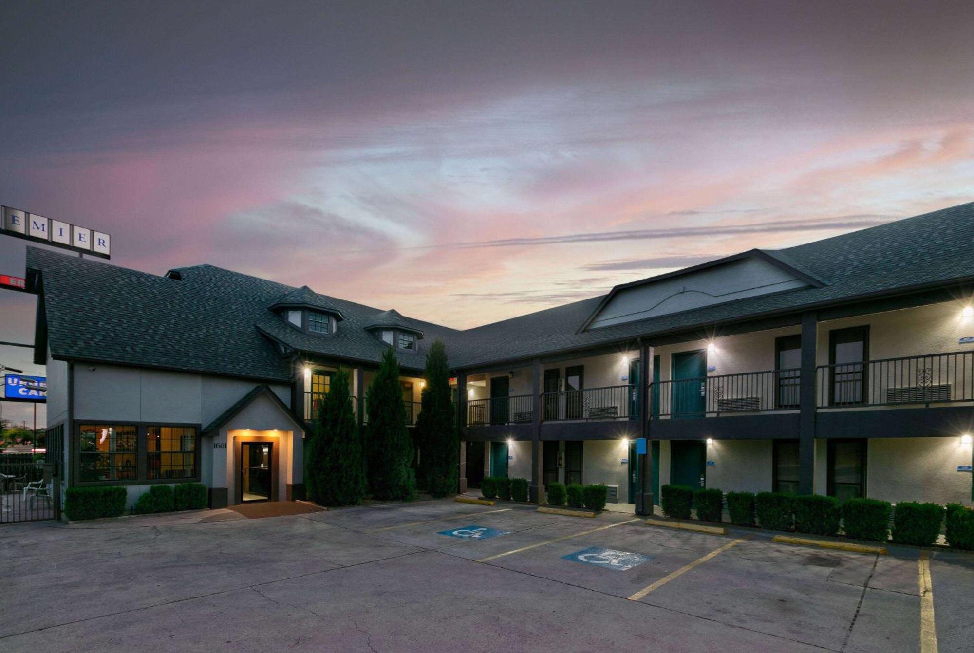 Howard Johnson By Wyndham San Marcos Kültér fotó
