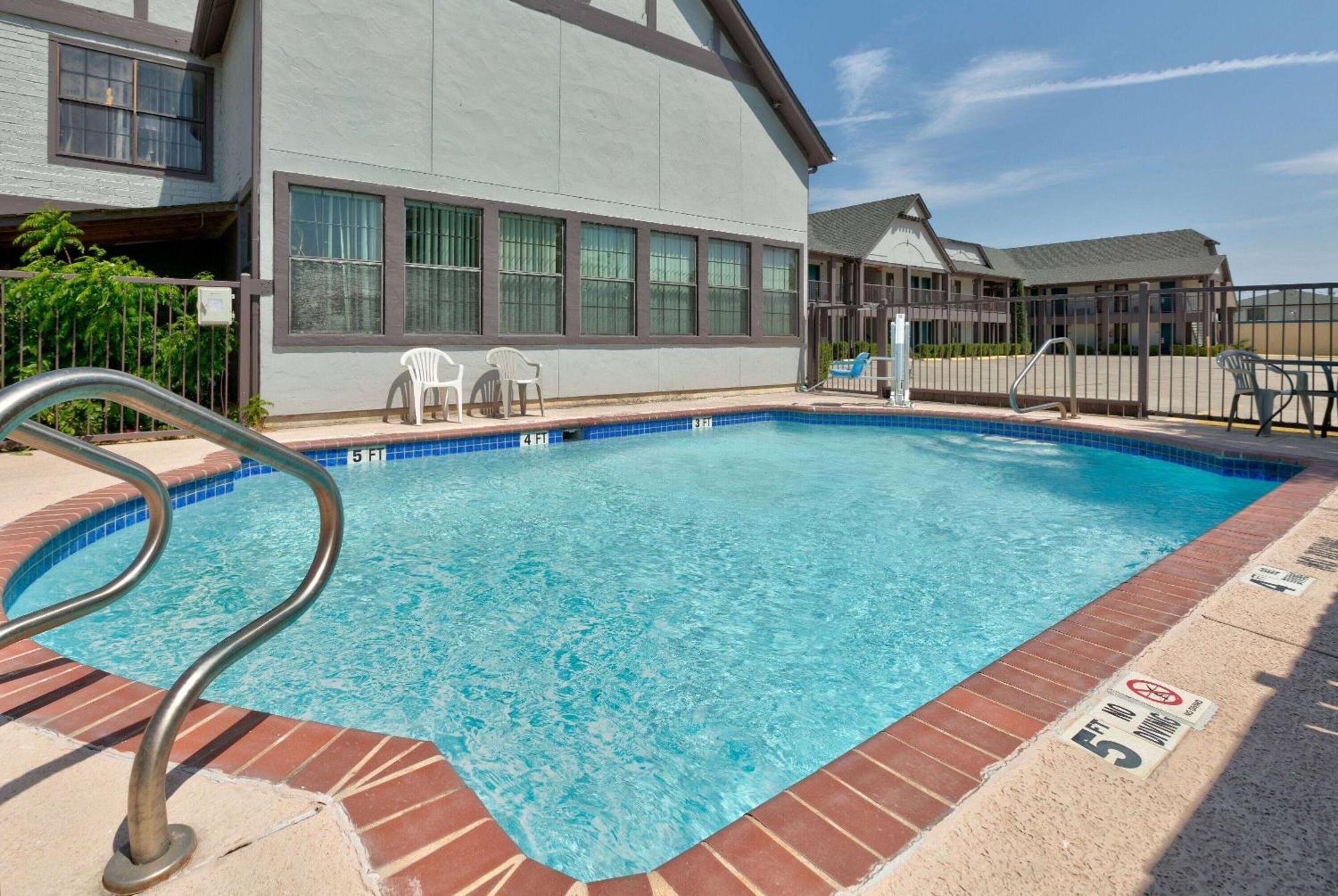 Howard Johnson By Wyndham San Marcos Kültér fotó