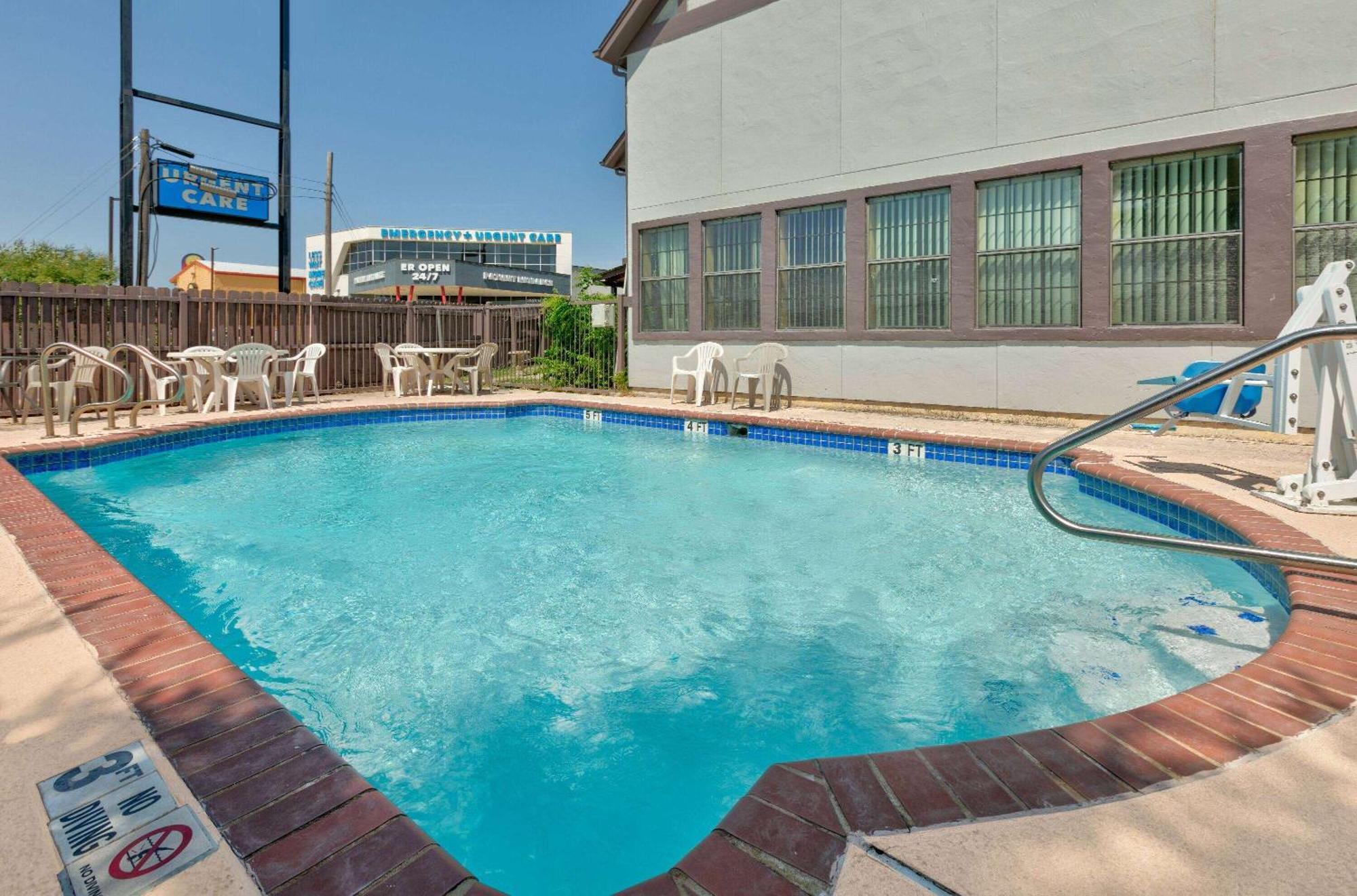 Howard Johnson By Wyndham San Marcos Kültér fotó