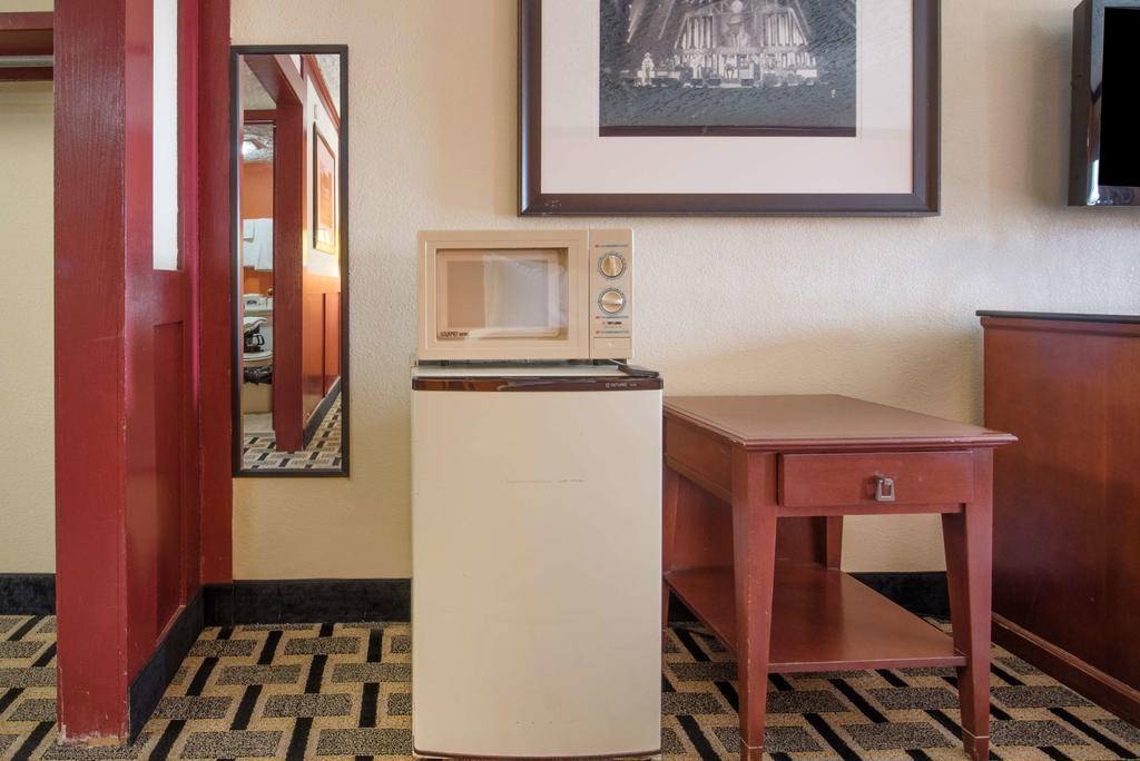 Howard Johnson By Wyndham San Marcos Kültér fotó